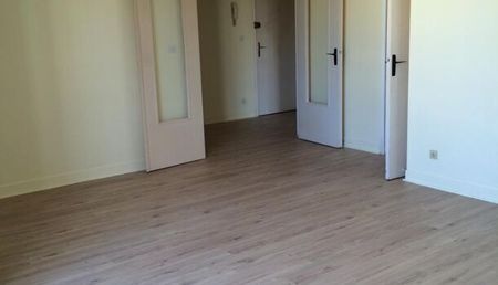 Appartement 69m2 REIMS 790 euros - Photo 3