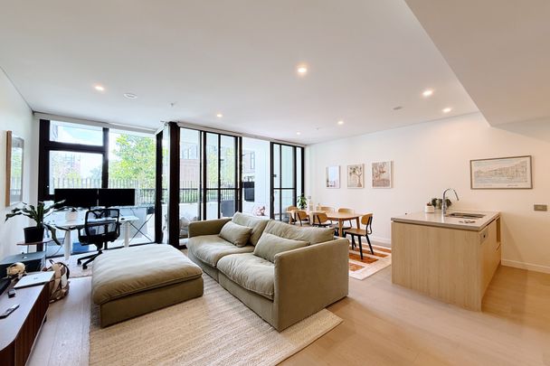 A New Height of Luxury for Erskineville! Brand new FURNISHED two-bedrooms for Lease! - Photo 1