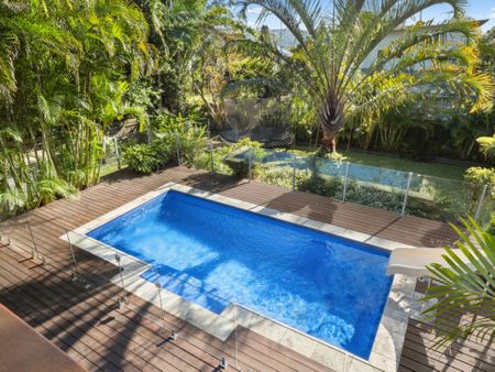 Spacious Secluded Family Home + Cottage - Photo 5