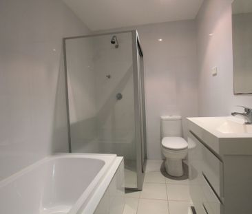Quality 2 Bedroom Security Apartment - Photo 4