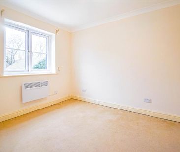 2 bedroom end of terrace house to rent - Photo 3