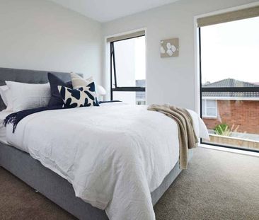 Discover Your Perfect Home in the Heart of Papatoetoe, Auckland! - Photo 2