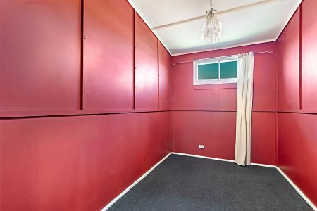 Spacious Home With Flexible Layout - Great Convenient Location - Photo 5