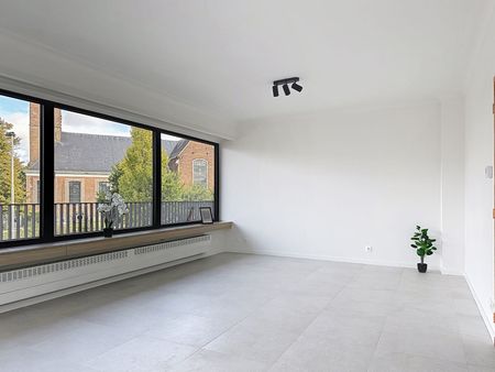 Gerenoveerd appartement met drie slaapkamers - Foto 4