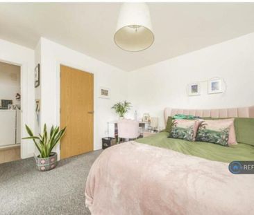 2 bedroom flat to rent - Photo 4