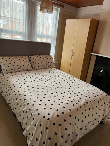 2 bedroom house share to rent - Photo 2