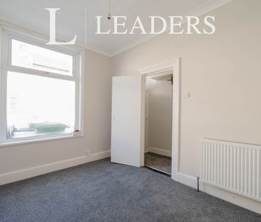 3 bedroom house to rent Trevor Road, PO4 - Photo 4