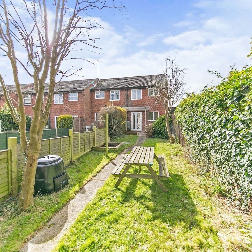 Belmont Road, Ipswich, Pinewood - Photo 1