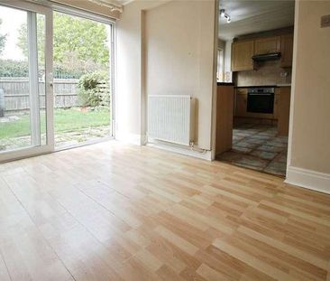 Elsenham Crescent, Basildon, SS14 - Photo 3