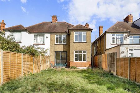 4 bedroom semi-detached house to rent - Photo 3