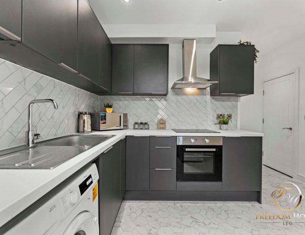 Oundle Road Room 3 - Photo 1