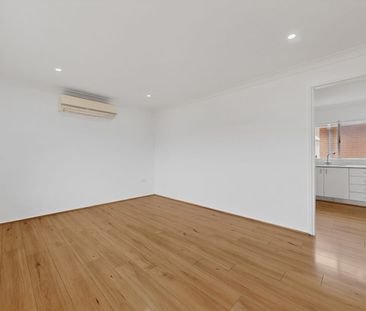 Immaculate, Light-Filled Family Residence in a Sought-After Location - Photo 6