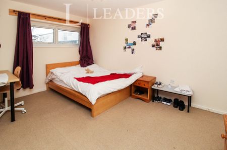 3 bedroom property to rent Kennedy Square, Leamington Spa, CV32 - Photo 5