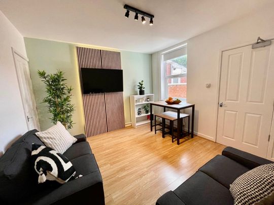 4 Bed Terraced House, St. Margaret Road, CV1 - Photo 1