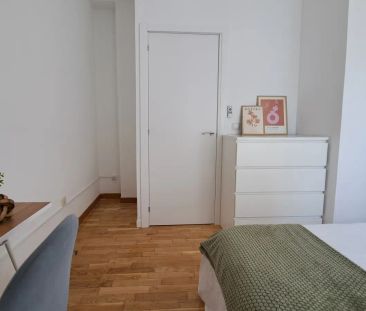 Room in a shared 5-bedroom apartment for rent in Palacio, professionals and students only. - Foto 6