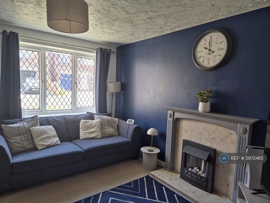 3 bedroom semi-detached house to rent - Photo 1