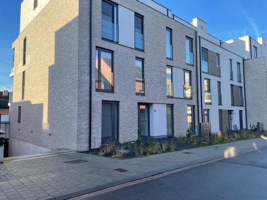 TE HUUR: Nieuwbouw gelijkvloers 2 SLPK en tuin te 1830 MACHELEN - Photo 1