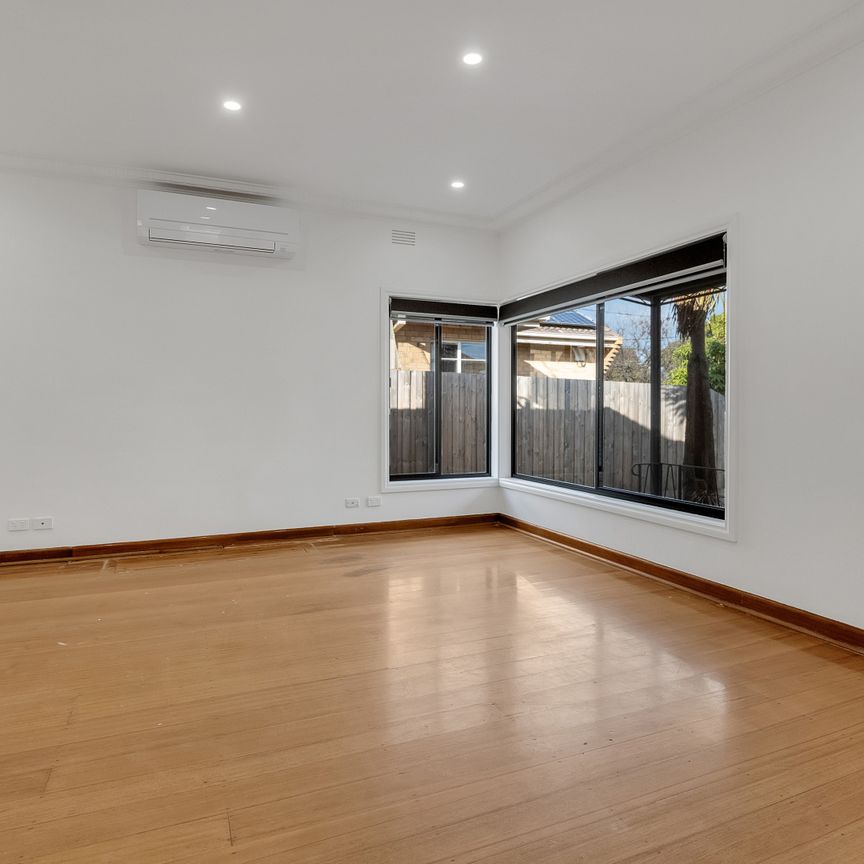114 Barry Street, Reservoir VIC 3073 - House For Rent | Domain - Photo 1