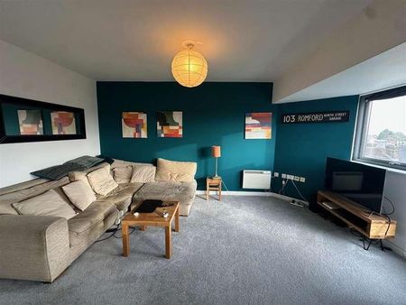 Edith Court, Bedfont, TW14 - Photo 2