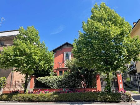 rome, Lazio 00168 - Photo 2