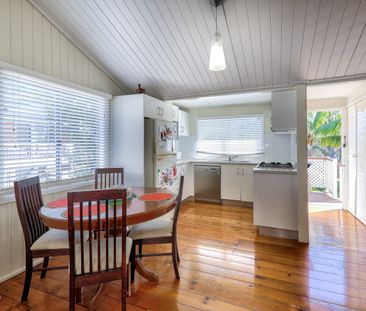 Beautifully Renovated - Photo 5