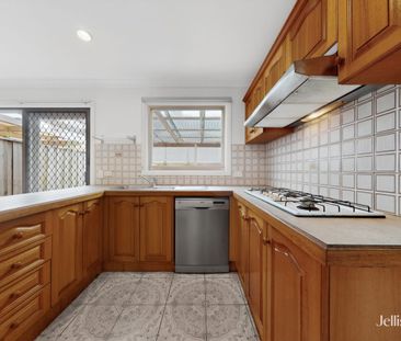 Fresh, Spacious & Perfectly Positioned in the McKinnon School Zone - Photo 6