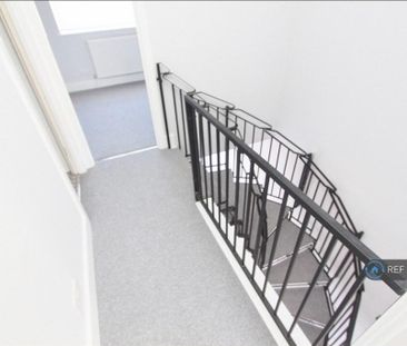 2 bedroom end of terrace house to rent - Photo 5
