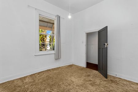 6 Month Lease- 3 Bedroom Home Yarraville - Photo 2