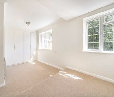 Broadgates Avenue, Barnet, EN4 - Photo 5