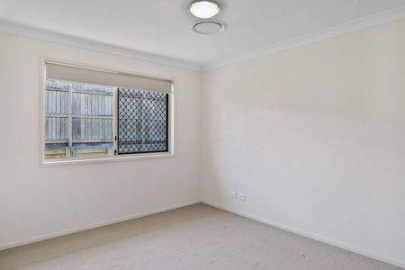 Modern Comfort and Convenience Opposite Wilsonton Heights Plaza - Photo 4