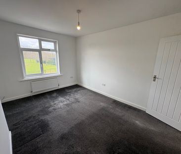 2 bedroom maisonette to rent - Photo 2