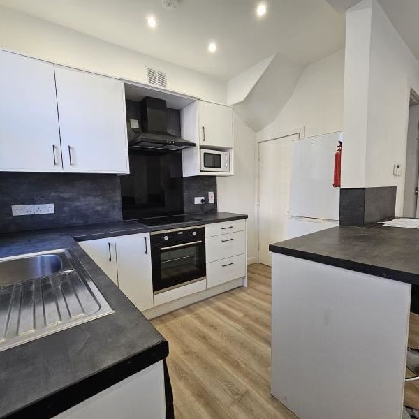 Beechwood Avenue, Burley - Photo 1