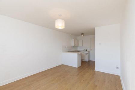 1 bedroom duplex to rent - Photo 2