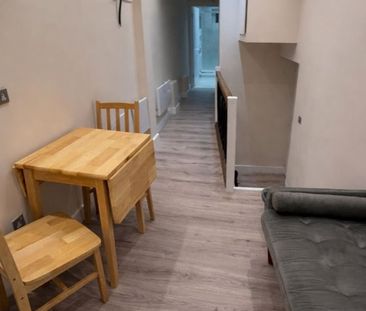 Studio Flat, Alba Gardens, NW11 - Photo 5