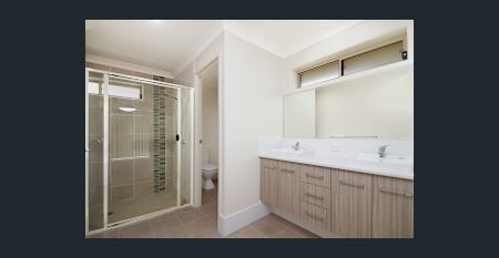 Great location - modern home, close to school! - Photo 5