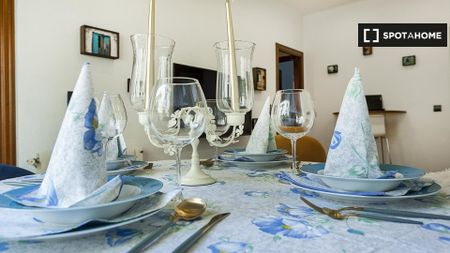 barcelona, Catalonia 08012 - Photo 3