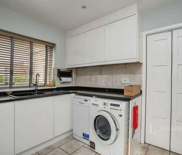 Lynwood Avenue, Waterlooville, PO8 - Photo 1