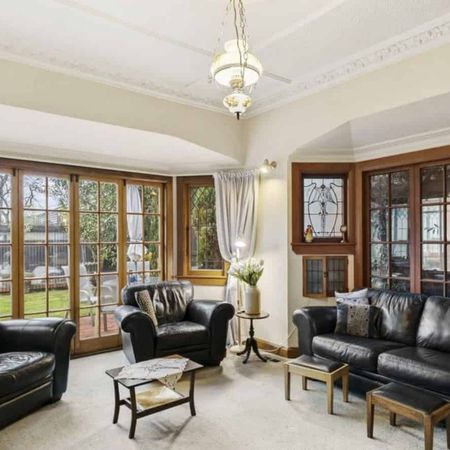 Hokowhitu - 4 Bedrooms - Photo 3