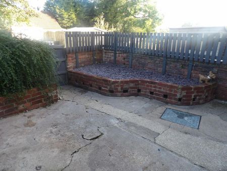 2 bedroom terraced house to rent - Photo 4