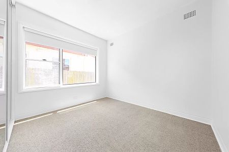 Apartment with 2 bedrooms & 1 bathroom - Photo 5