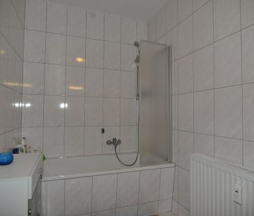 ** Helle 2 Zimmer Wohnung im Zentrum Oelsnitz -2. OG -frz. Balkon - Lift** - Photo 5