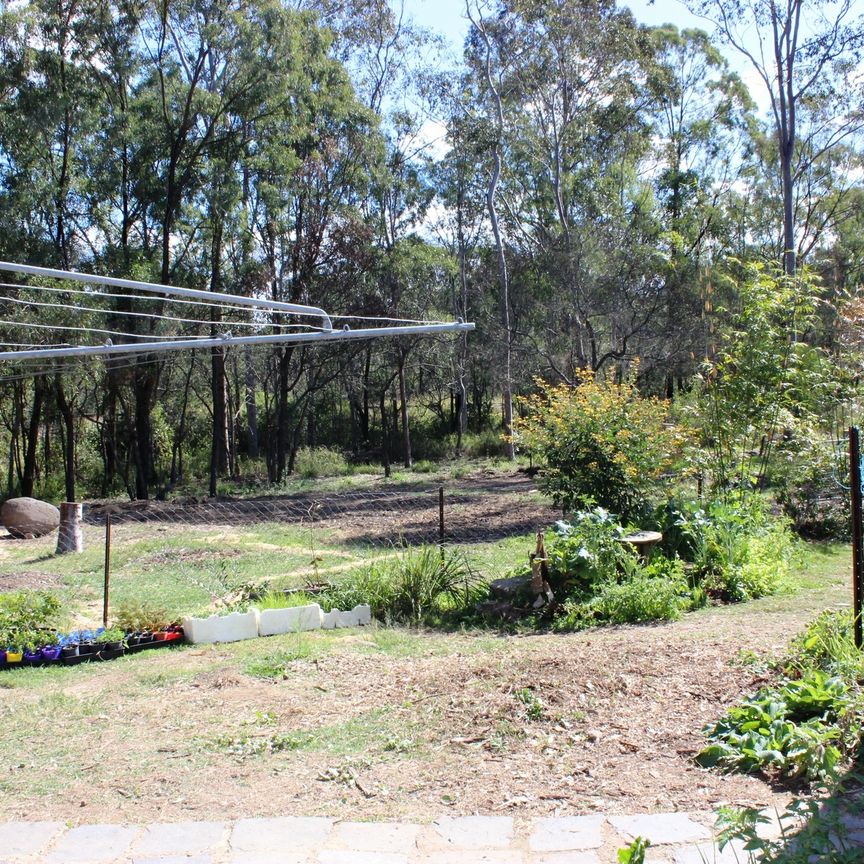 16 Air Force Road, Helidon - Photo 1