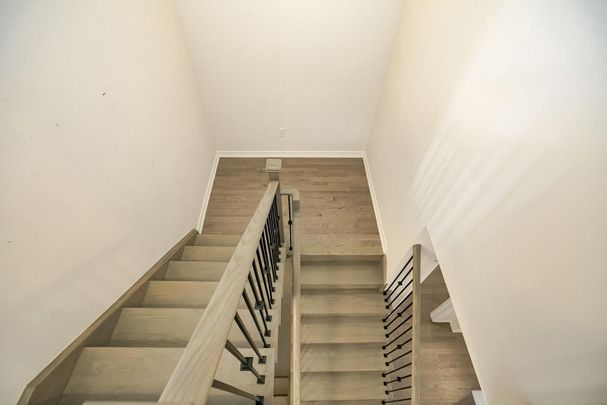 For Lease - 81 Berkely Street, Wasaga Beach, Ontario - Photo 1