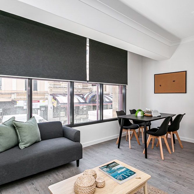 11-bedroom shared house / townhouse, Hindley Street - Photo 1