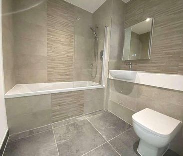 London Road, Staines-upon-thames, Surrey, TW18 - Photo 6