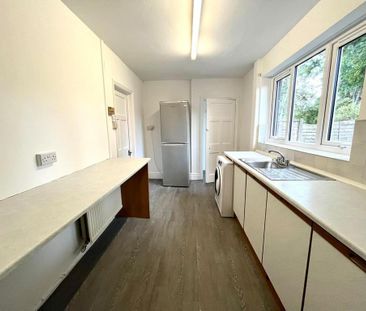 3 bedroom terraced house to rent - Photo 6