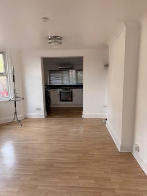 2 Bed Flat, Charlton Church Lane, SE7 - Photo 1