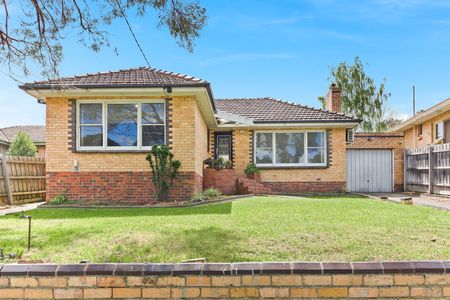 25 Leonard Street, Burwood VIC 3125 - House For Rent | Domain - Photo 3