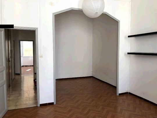 Appartement 2 pièces 65m2 MARSEILLE 1ER 770 euros - Photo 1