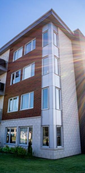 Superbe loft au 3e étage | Saint-Constant - Photo 1